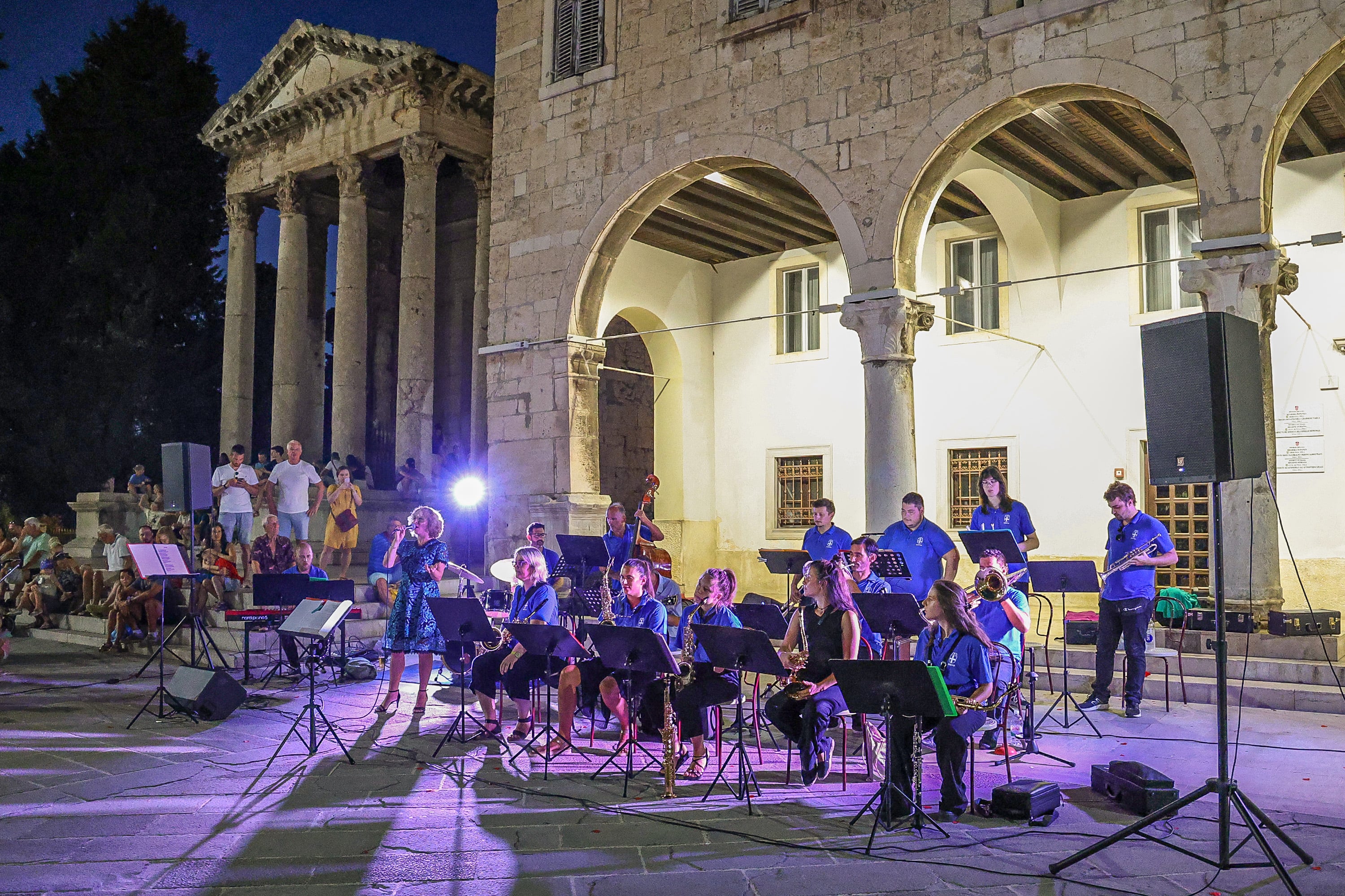 Večeras na pulskom Forumu nastupaju Big Band Pula, Kristina Klarić i Daniele Ferro